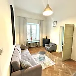 شقة Old Town Elegance Retreat *