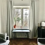 شقة Old Town Elegance Retreat *