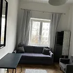 Old Town Elegance Retreat وارسو