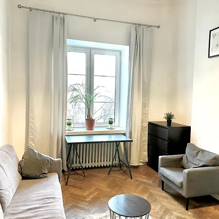 شقة Old Town Elegance Retreat