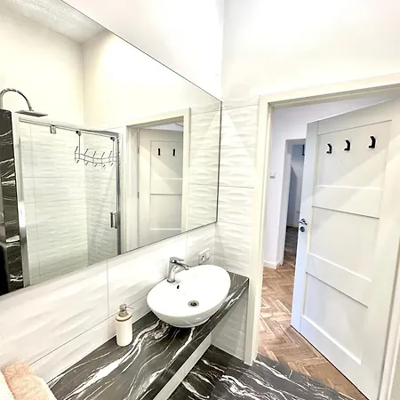 Apartment Old Town Elegance Retreat